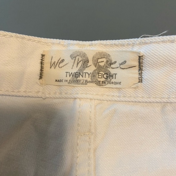 Women’s Free People High Rise White Button Fly Denim Jean Shorts Size 28 - Picture 5 of 6